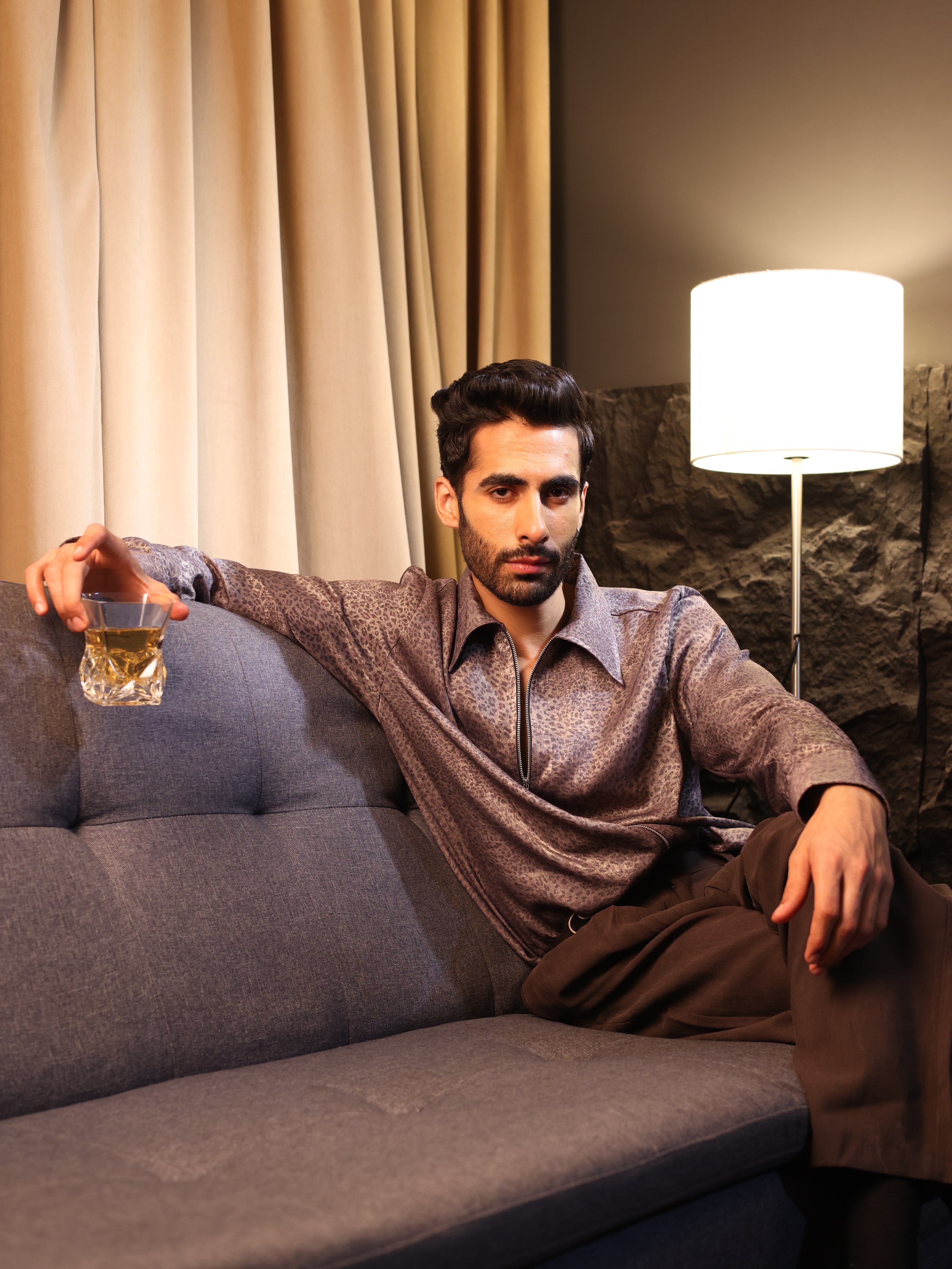 SMOKY TAUPE ZIP SHIRT