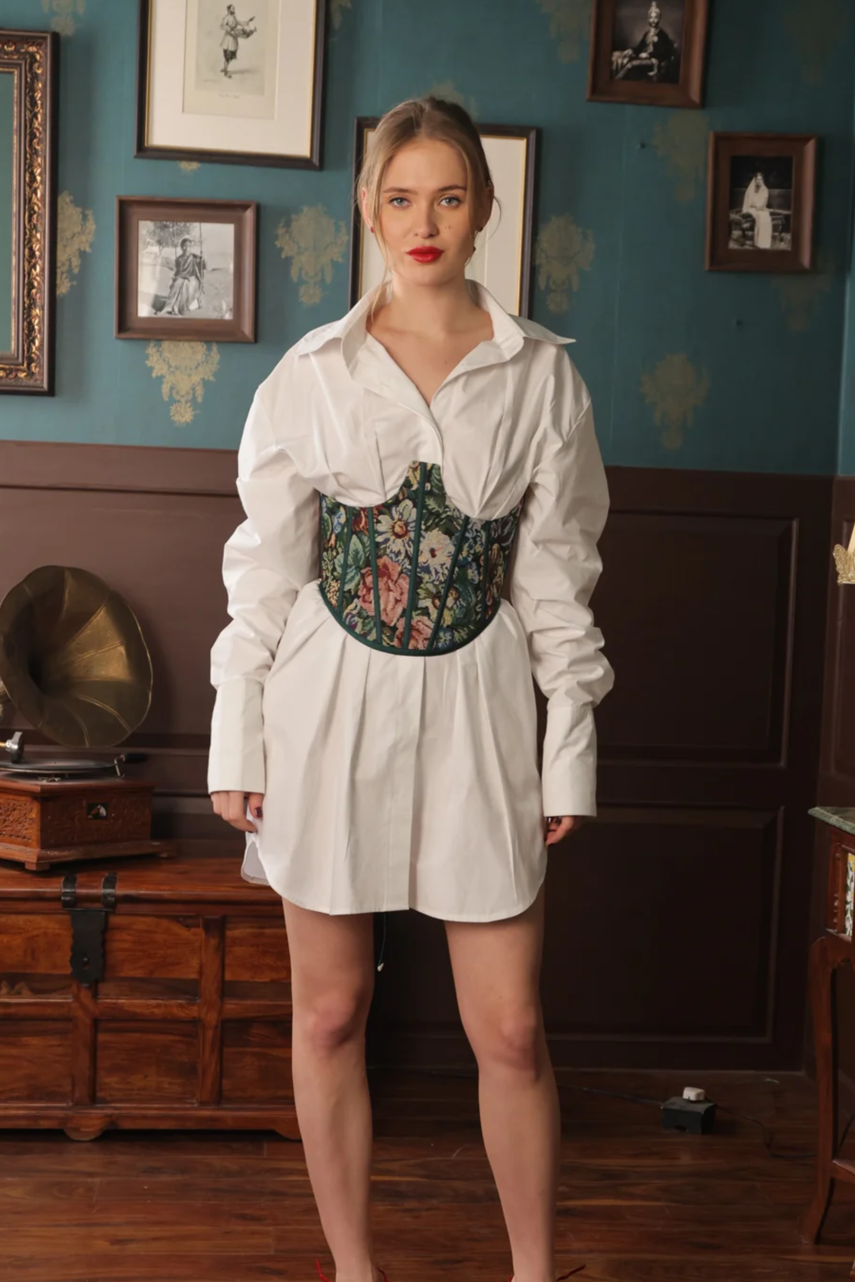 NOIR EMERALD CORSET BELT