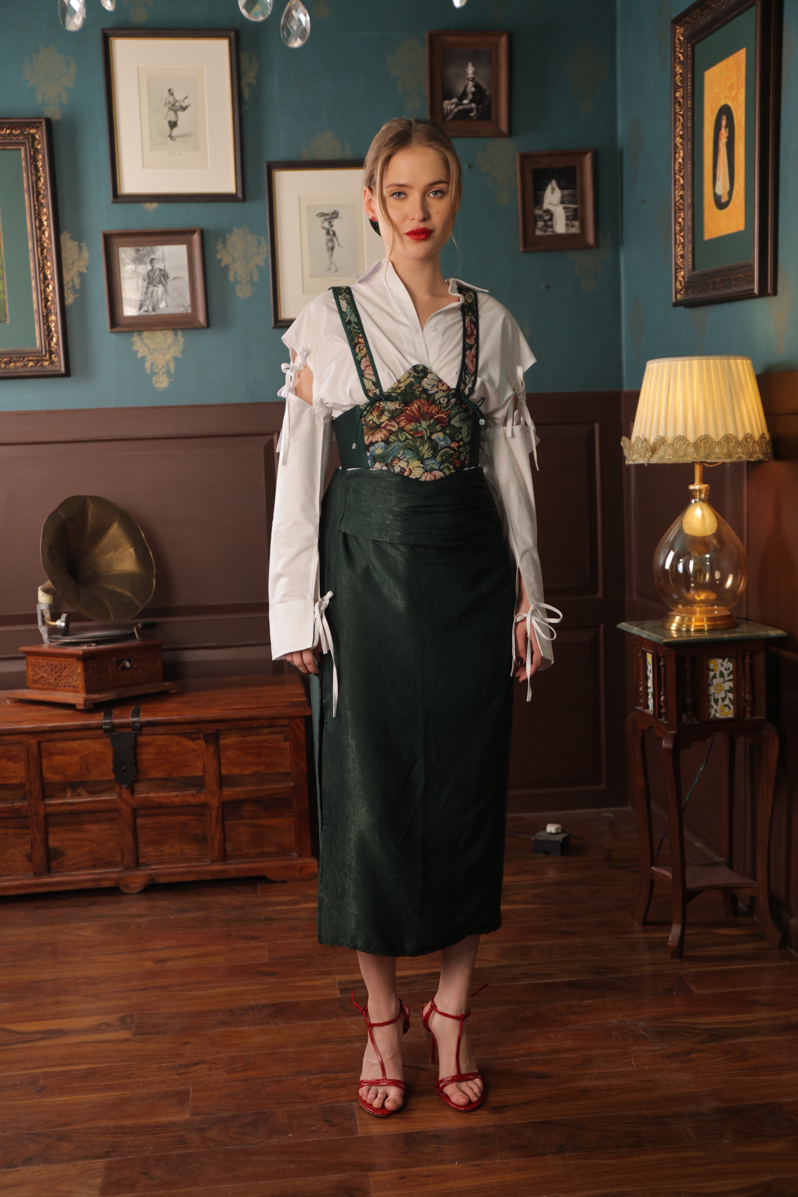 EMERALD POISE SKIRT SET