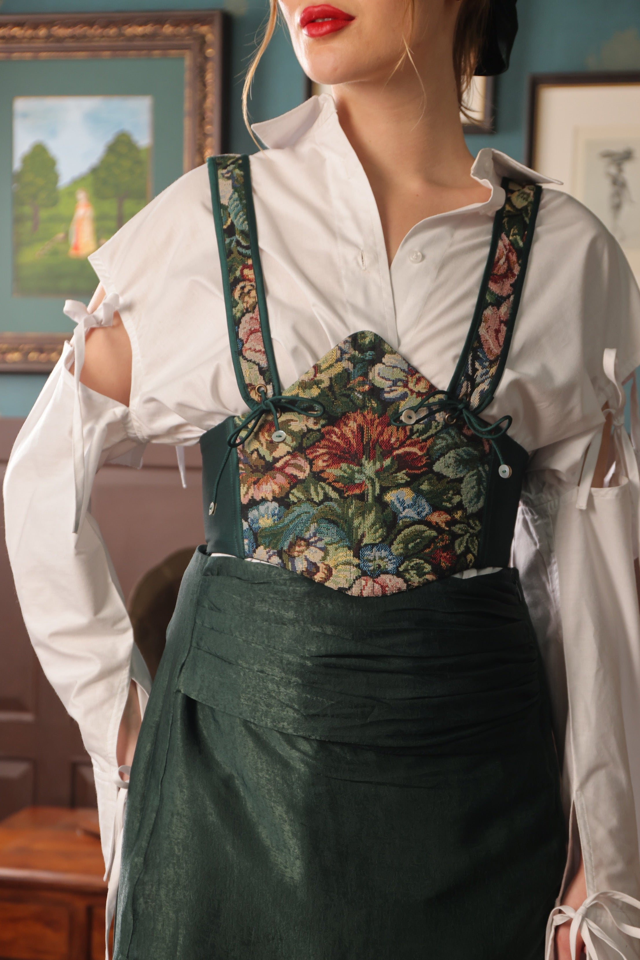 EMERALD POISE SKIRT SET