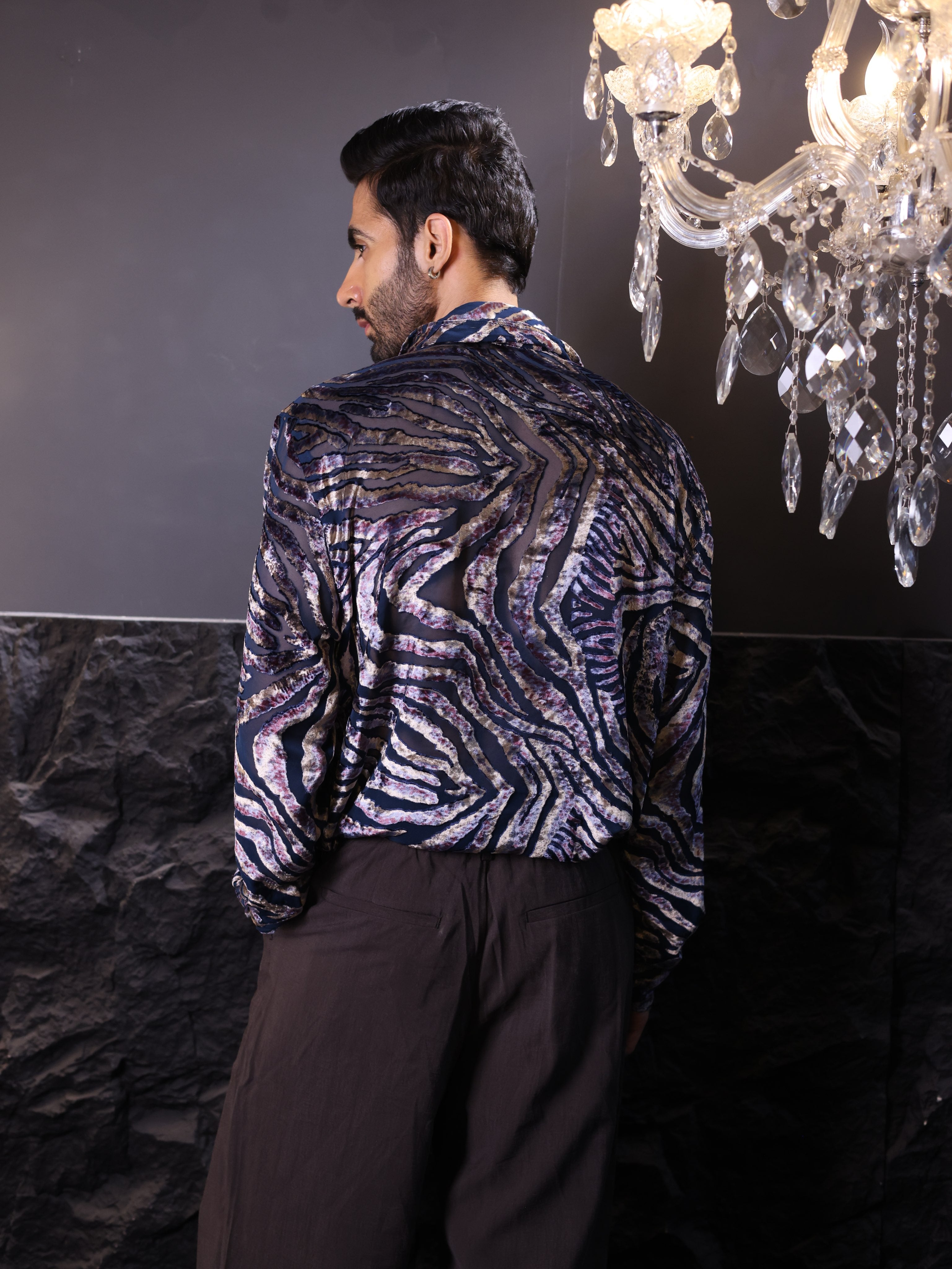 LUXE PANTHER ZIP SHIRT